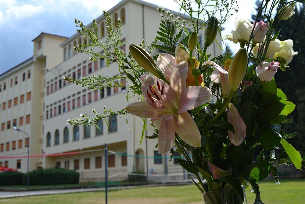 Centro Vacanze Oasi Carpineto Hotell Ascoli Piceno Exteriör bild